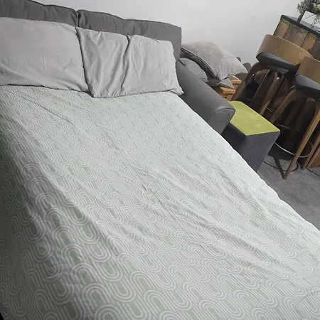 Homely Apartment In The Heart Of Town Centre - Sleeps 6-3
