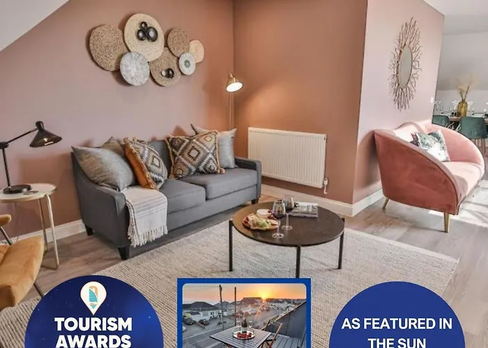 The Penthouse By Bournecoast - A Stylish Coastal Penthouse With A Balcony, Sea Views And Parking - Just 10 Minutes Walk To The Sandy Beaches - Fm8407